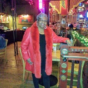 Meet your Posher, Rene